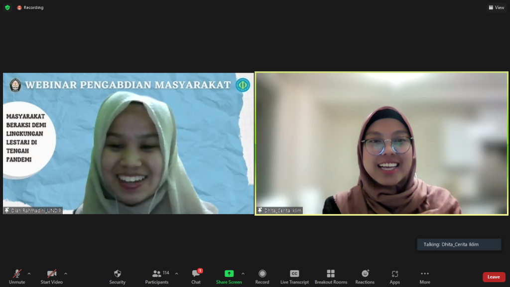 Dhita Mutiara Nabella dan Dian Rahmadini selaku pemateri dan moderator pada Webinar Pengabdian Masyarakat (Sumber : Dok. Pribadi)